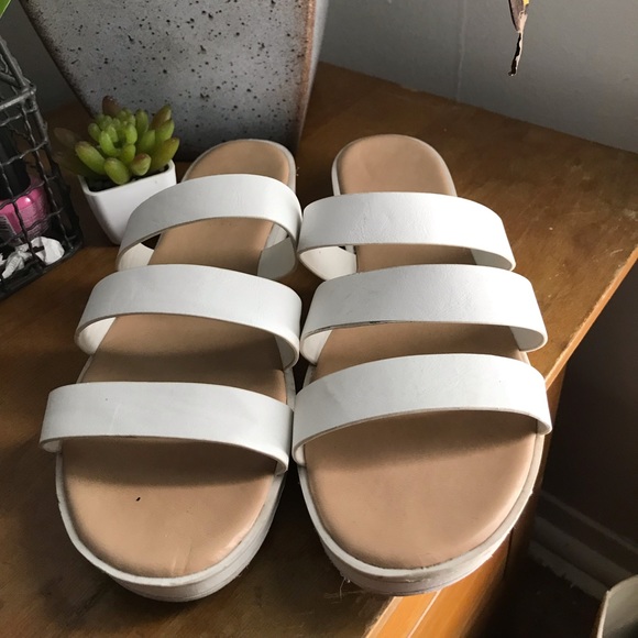 Sandals - Picture 2 of 3